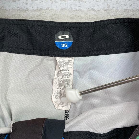 Vintage Oakley Swim Shorts Thermal Pattern 11" Inseam Y2K - Picture 4 of 5